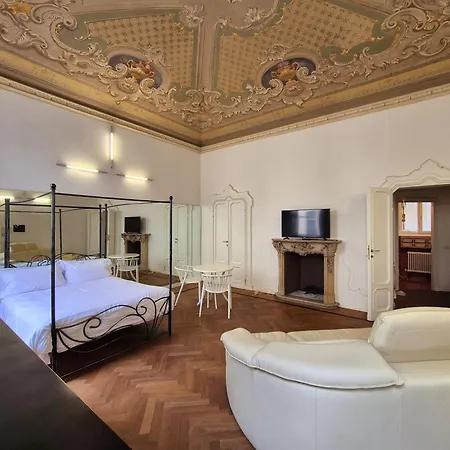 La Perla Town Apartment *